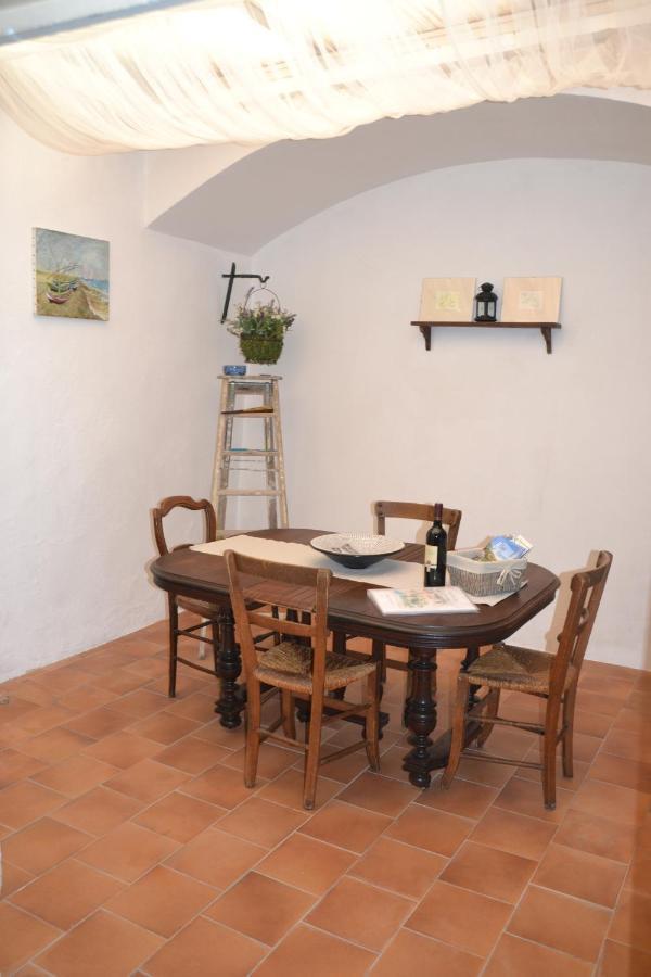 St Jean Du Gard : Spacious Apartment With Use Of Pool Saint-Jean-du-Gard Extérieur photo