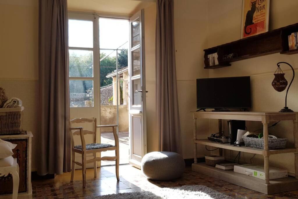 St Jean Du Gard : Spacious Apartment With Use Of Pool Saint-Jean-du-Gard Extérieur photo