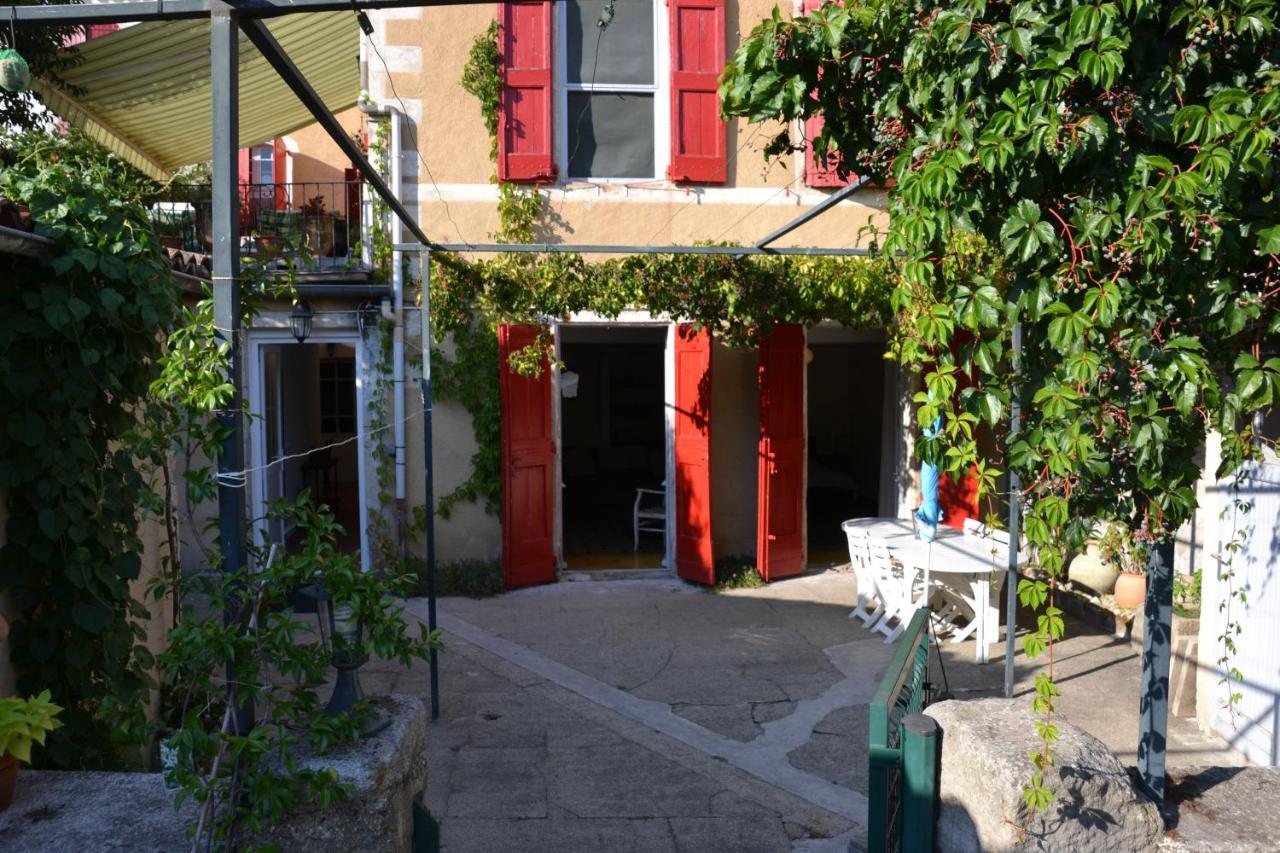 St Jean Du Gard : Spacious Apartment With Use Of Pool Saint-Jean-du-Gard Extérieur photo