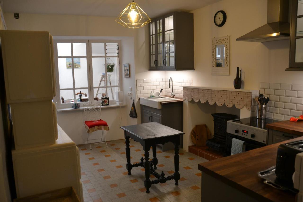St Jean Du Gard : Spacious Apartment With Use Of Pool Saint-Jean-du-Gard Extérieur photo