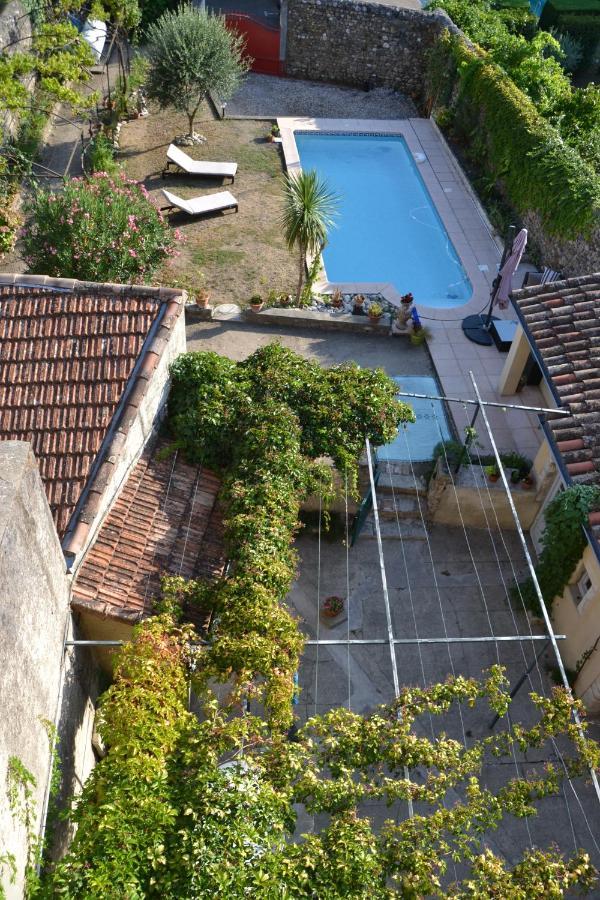 St Jean Du Gard : Spacious Apartment With Use Of Pool Saint-Jean-du-Gard Extérieur photo